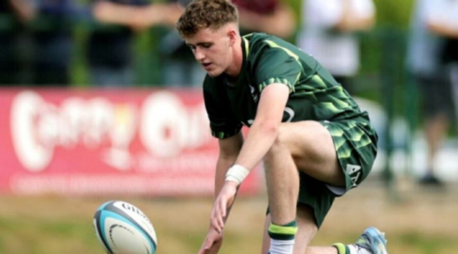 Dylan Curran playing 10 for Connacht u19s